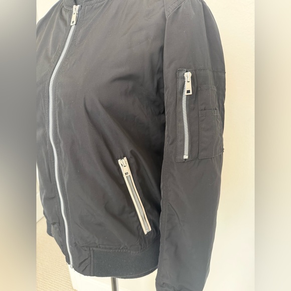Levi’s Black Bomber Jacket | Size M | Zip Front Flight Jacket - Picture 3 of 8